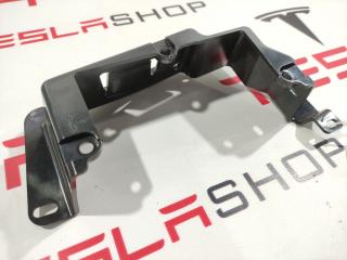 Кронштейн модулей стояночного тормоза, парктроников Tesla Model S 1 поколение [рестайлинг] 2018, 1051906-00-A