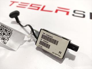 Антенна усилитель AM/FM Tesla Model S 1 поколение 2015, 1004808-00-D