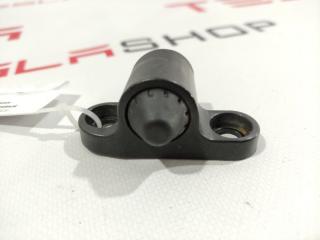 Упор крышки багажника Tesla Model S 1 поколение 2015, 1008863-00-C, 14858