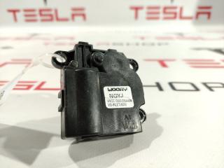 Сервопривод размораживания (печки) Tesla Model S 1 поколение [рестайлинг] 2018, 6008245, 1116135-00-B