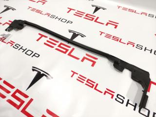 Уплотнитель задней двери Tesla Model S 1 поколение 2015, 1005422-00-D