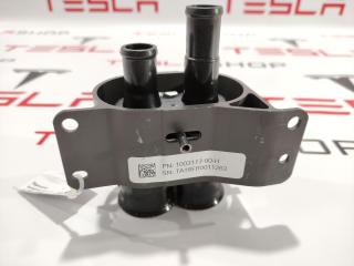 Переходник охладителя батареи бинокль Tesla Model S 1 поколение 2015, 1003117-00-H