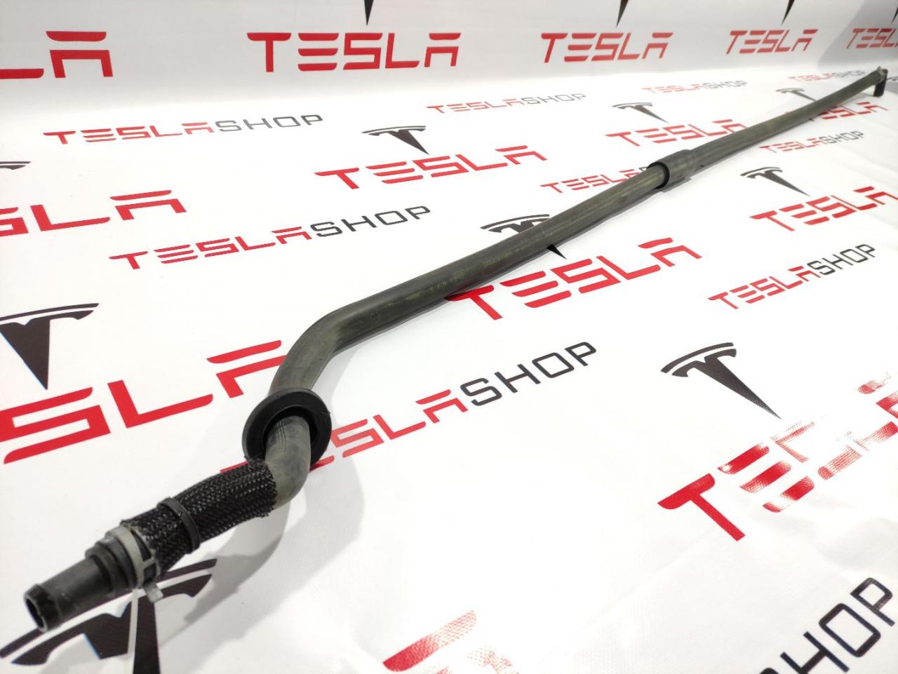Трубка охлаждения длинная Tesla Model S 1 поколение 2015, 6007353-00-I - фото №1