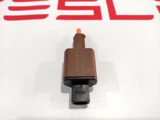 Датчик педали тормоза (лягушка) Tesla Model Y 1 поколение 2020, 1044681-00-B
