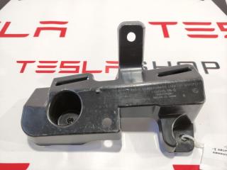 Кронштейн крепления коврового покрытия 1-го ряда сидений Tesla Model 3 1 поколение 2020, 1101145-00-G