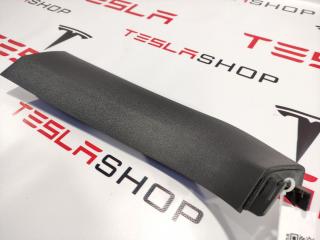 накладка двери (крышки) багажника Tesla Model S 1 поколение 2015, 1009254-00-G