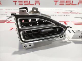 Воздуховод центральной панели (пассажирский) Tesla Model S 1 поколение 2015, 6007628-00-C