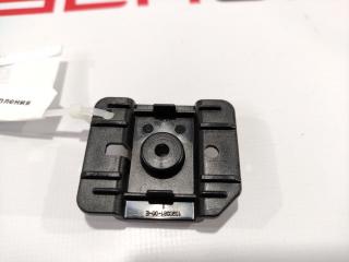 Кронштейн крепления козырька солнцезащитного Tesla Model 3 1 поколение 2020, 1090081-00-E