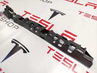 Кронштейн облицовки стойки B Tesla Model X 1 поколение 2016, 1056087-00-C, 1050784-00-B
