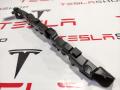 Кронштейн облицовки стойки B Tesla Model X 1 поколение 2016, 1056087-00-C, 1050784-00-B - фото №4