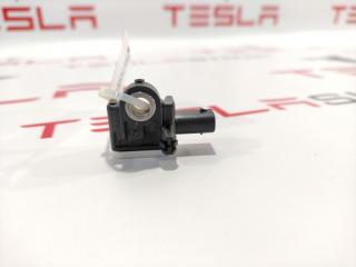датчик удара Tesla Model X 1 поколение 2016, 1060058-00-A