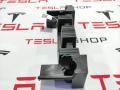 Кронштейн панели пола 2-го ряда сидений (6 мест) Tesla Model X 1 поколение 2016, 1059716-00-D - фото №4