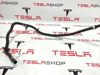 Шланги охлаждающей жидкости заднего малого электромотора Tesla Model X 1 поколение 2016, 1046225-00-E