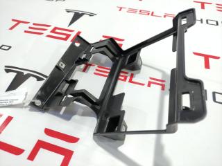Кронштейн опорный компьютера MCU Tesla Model X 1 поколение 2016, 1058825-00-A