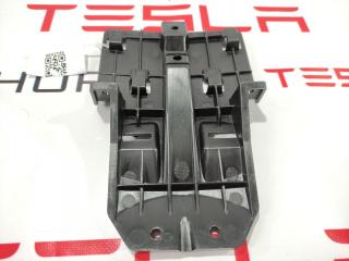 Кронштейн держателя приборной панели Tesla Model X 1 поколение 2016, 1056284-00-B