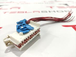 разъем (фишка) проводки Tesla Model X 1 поколение 2016, 1032447-80-F, PBT-GF20