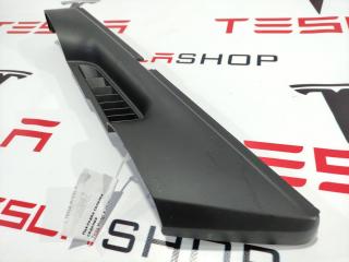 Накладка салазки сидения (пассажирская) Tesla Model X 1 поколение 2016, 1061629-00-B