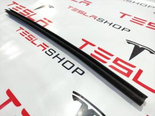 Уплотнитель стекла внутренний двери Tesla Model S 1 поколение 2016, 1038408-00-A