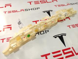 Кронштейн накладки, подъемной задней двери Tesla Model X 1 поколение 2016, 1055011-04-D