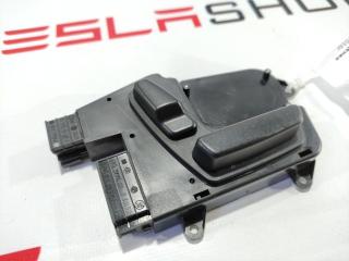 Переключатель положений сидения переднего правый Tesla Model S 1 поколение 2016, 1007273-00-A, A1648201410