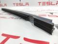 Уплотнитель стекла подъемной задней двери Tesla Model X 1 поколение 2016, 1032180-00-C, 1483694-00-A - фото №6