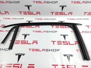 Уплотнитель стекла подъемной задней двери Tesla Model X 1 поколение 2016, 1487622-00-B