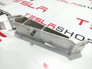 Кронштейн крепления насоса охлаждающей жидкости Tesla Model X 1 поколение 2016, 1054529-00-G