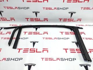 Уплотнитель стекла подъемной задней двери Tesla Model X 1 поколение 2016, 1032277-00-E, 1069520-90-H