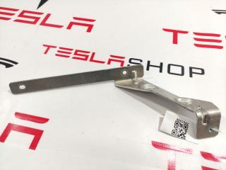 Кронштейн корпуса предохранителя высок. переднего электромотора Tesla Model S 1 поколение 2016, 1050805-10-E
