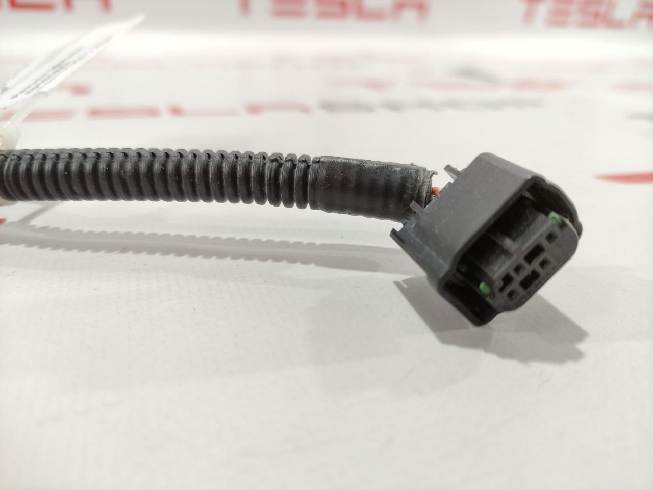 разъем (фишка) проводки Tesla Model S 1 поколение 2014, 1009096-00-G - фото №1