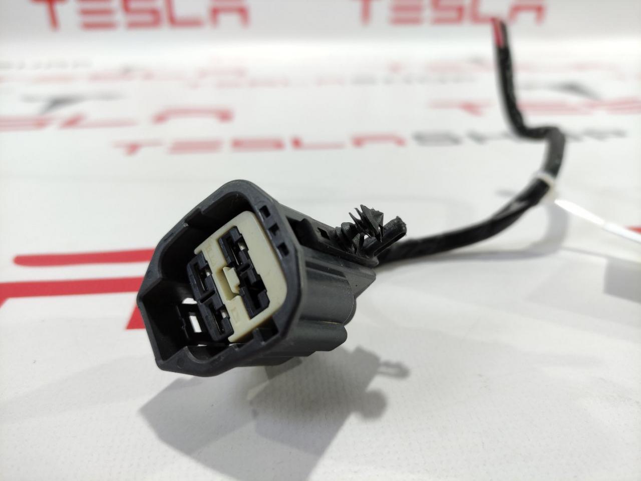 разъем (фишка) проводки Tesla Model S 1 поколение 2014, 1009096-00-G - фото №1