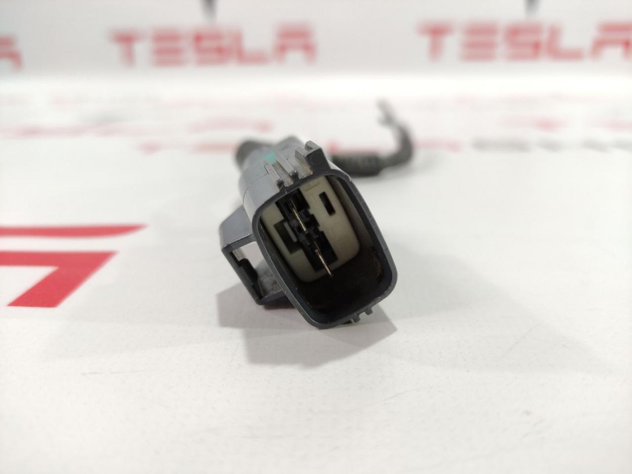 разъем (фишка) проводки Tesla Model S 1 поколение 2014, 1009096-00-G - фото №1