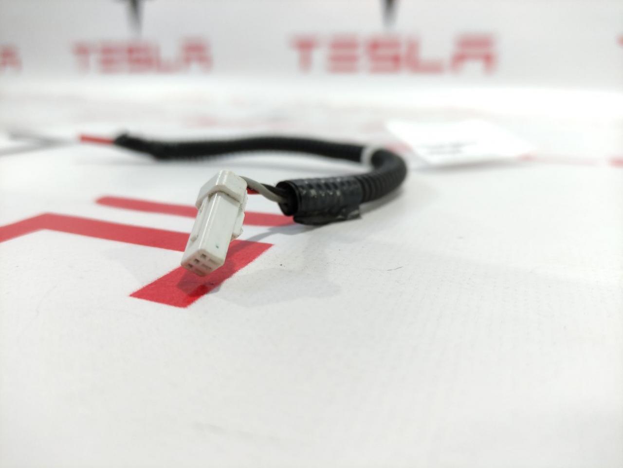разъем (фишка) проводки Tesla Model S 1 поколение 2015, 1009096-00-G - фото №1