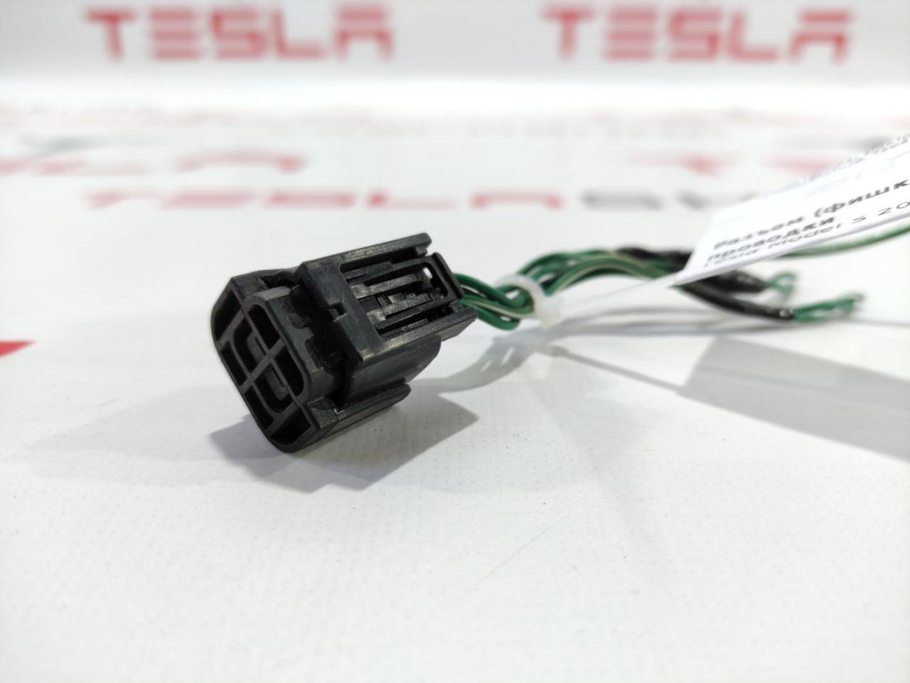 разъем (фишка) проводки Tesla Model S 1 поколение 2015, 1009096-00-G - фото №1
