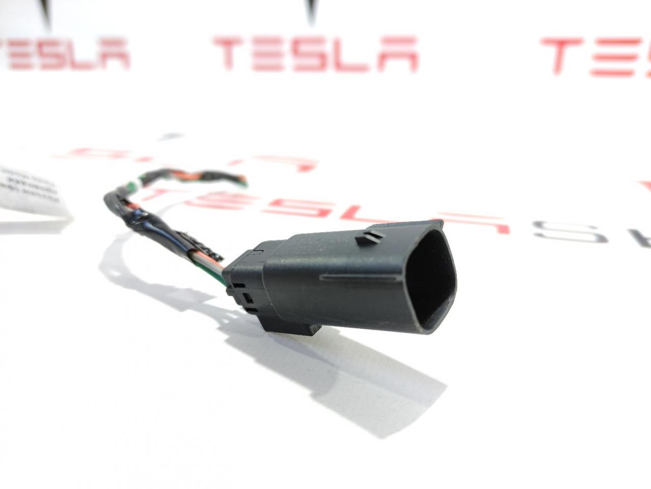 разъем (фишка) проводки Tesla Model S 1 поколение 2015, 1009096-00-G - фото №1