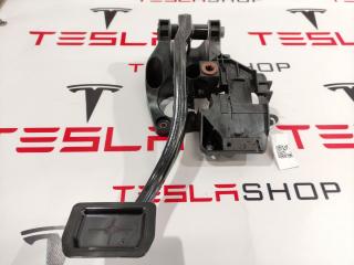 педаль тормоза Tesla Model 3 1 поколение 2019, 1044691-00-D