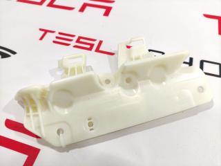 Кронштейн накладки, стойки В Tesla Model 3 1 поколение 2019, 1098403-00-A, 1103776-00-H