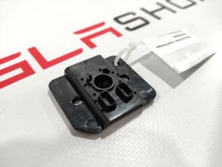 Кронштейн крепления козырька солнцезащитного Tesla Model 3 1 поколение 2019, 1090081-00-E