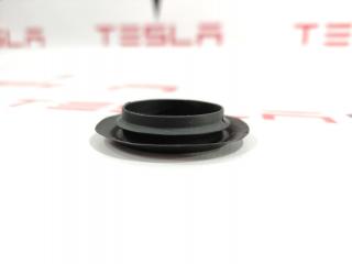 Заглушка резиновая передней двери (диаметр 36 мм) Tesla Model 3 1 поколение 2019, 1127883-00-C