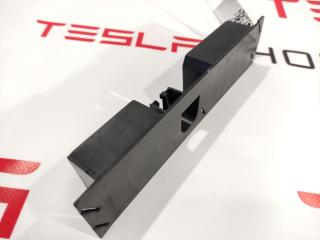 Кронштейн накладки, стойки C Tesla Model S 1 поколение 2016, 1008334-08-H