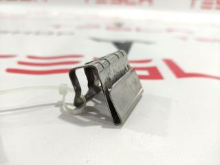 Клипса бокса Tesla Model S 1 поколение [рестайлинг] 2018, 1009509-00-B