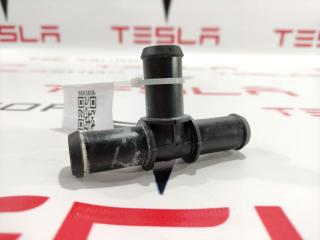 Тройник пластиковый системы охлаждения Tesla Model S 1 поколение [рестайлинг] 2018, 1058001-00-E