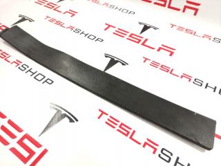 молдинг двери задней правой Tesla Model X 1 поколение 2016, 1035122-00-E