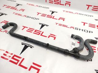 Трубка охлаждения от чарджера до шланга левого порога Tesla Model S 1 поколение 2016, 6007341-00-F