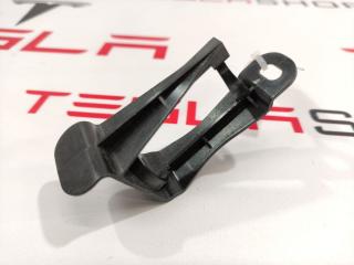 Кронштейн крепления электропроводки Tesla Model S 1 поколение 2015, 1004423-91-P