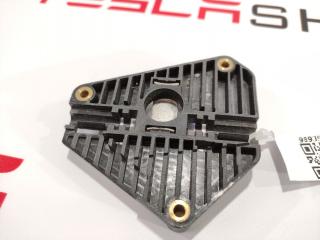 Кронштейн мотора привода люка Tesla Model S 1 поколение 2014, 6008697-00-A