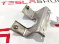 Кронштейн крепления 4-ходового клапана Tesla Model S 1 поколение 2015, 1006146-00-A - фото №2