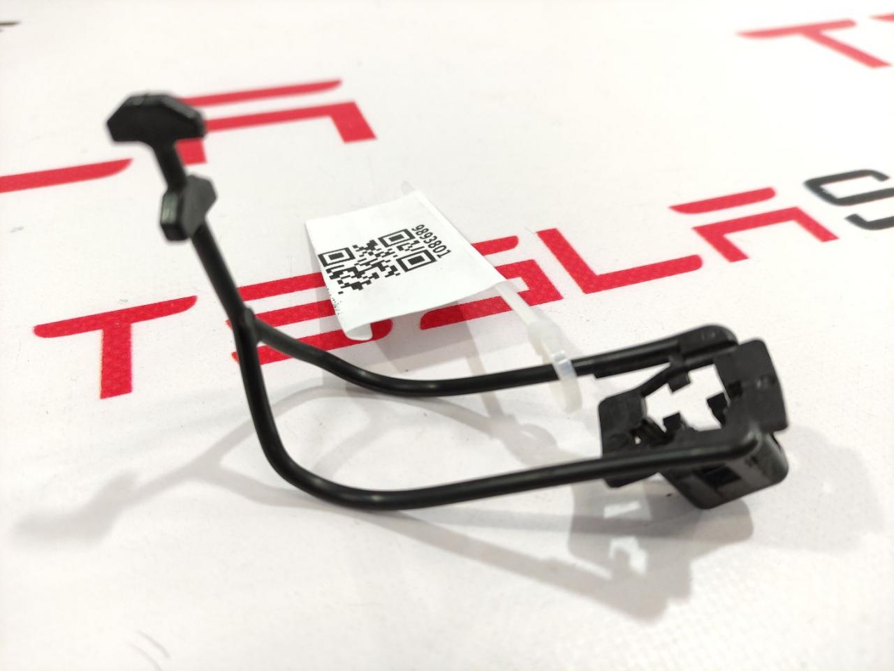 Клипса крепления накладки стойки A Tesla Model 3 1 поколение 2020, 1131795-00-C - фото №1