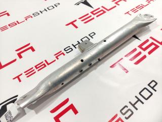распорка стоек Tesla Model S 1 поколение 2016, 1003617-00-E