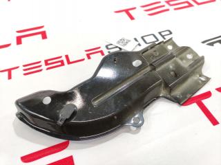 Кронштейн крепления фары и крыла Tesla Model 3 1 поколение 2019, 1092305-00-B, 1100383-S0-A